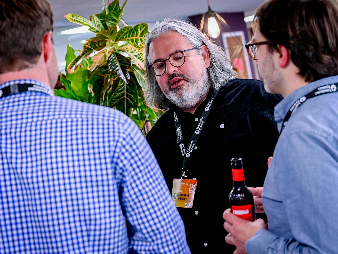 Have-a-drink-and-a-chat-at-the-Start-up-presentations